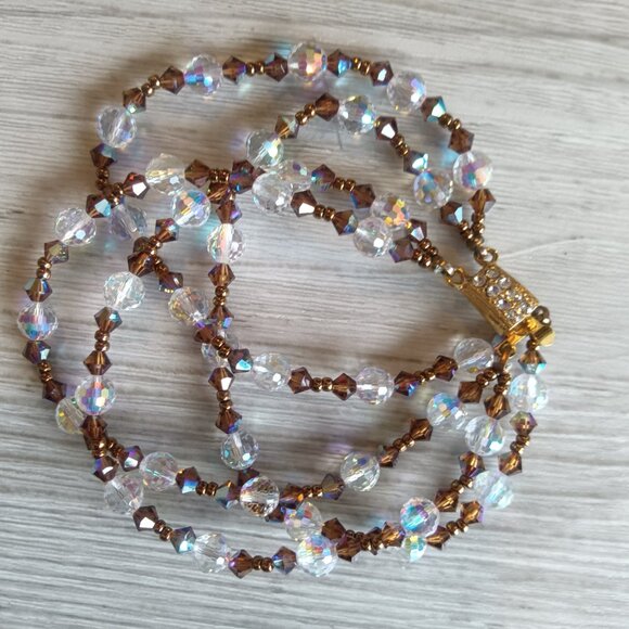 An Austrian crystal 4 strand beaded bracelet with matching earrings. - Picture 2 of 4